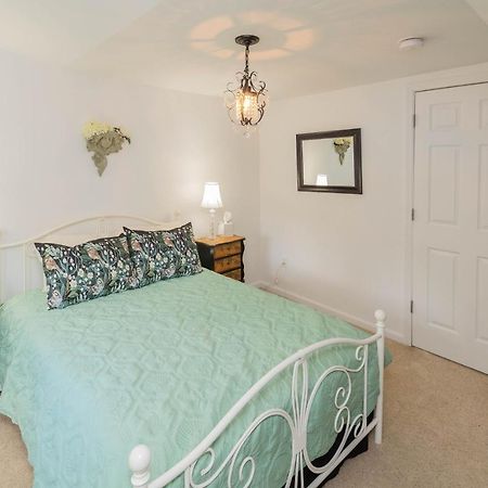 Cozy Creek Inn North Branch Экстерьер фото