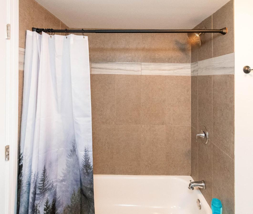 Cozy Creek Inn North Branch Экстерьер фото